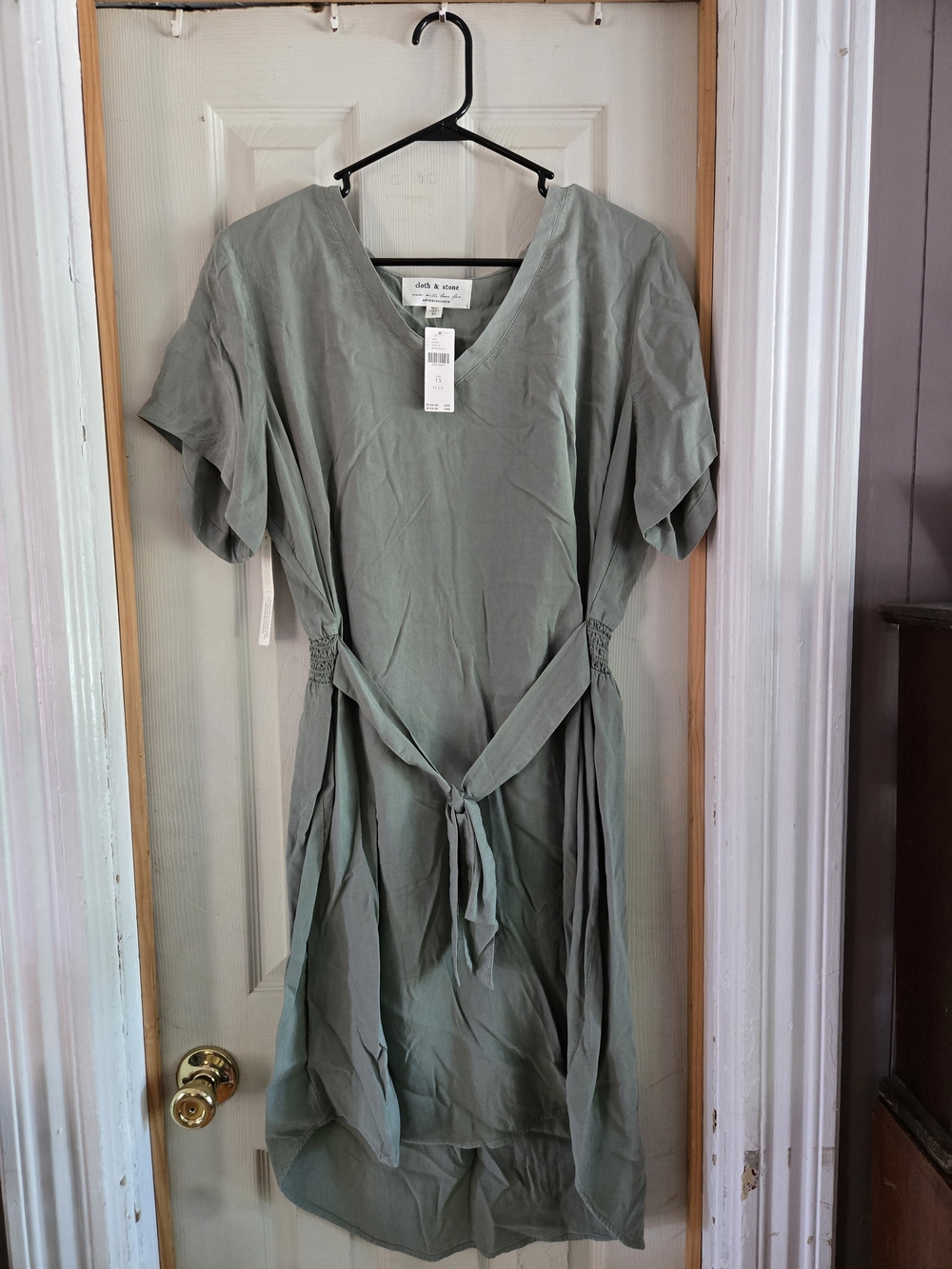cloth & stone Sage Green V-Neck Tie-Waist Dress